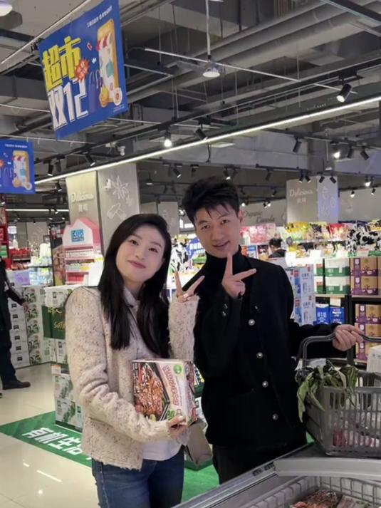 给路人做一顿饭,遇见了活泼有趣的美女