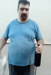 如何用铲子开啤酒