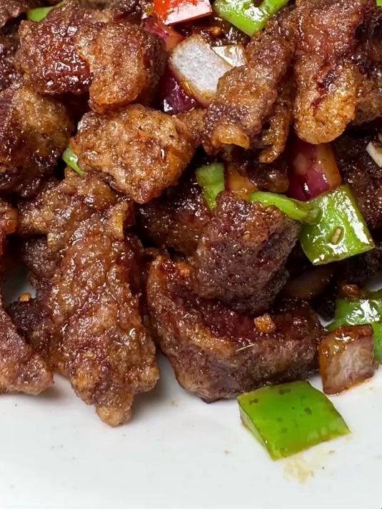 生烧牛肉是道非常好吃的菜，但是好多兄弟姐妹们在家做不好