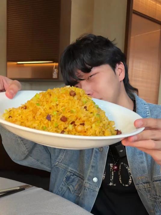 给粉丝当嘴替的第3顿:上海258元蛋炒饭 老铁饭搭子召集令