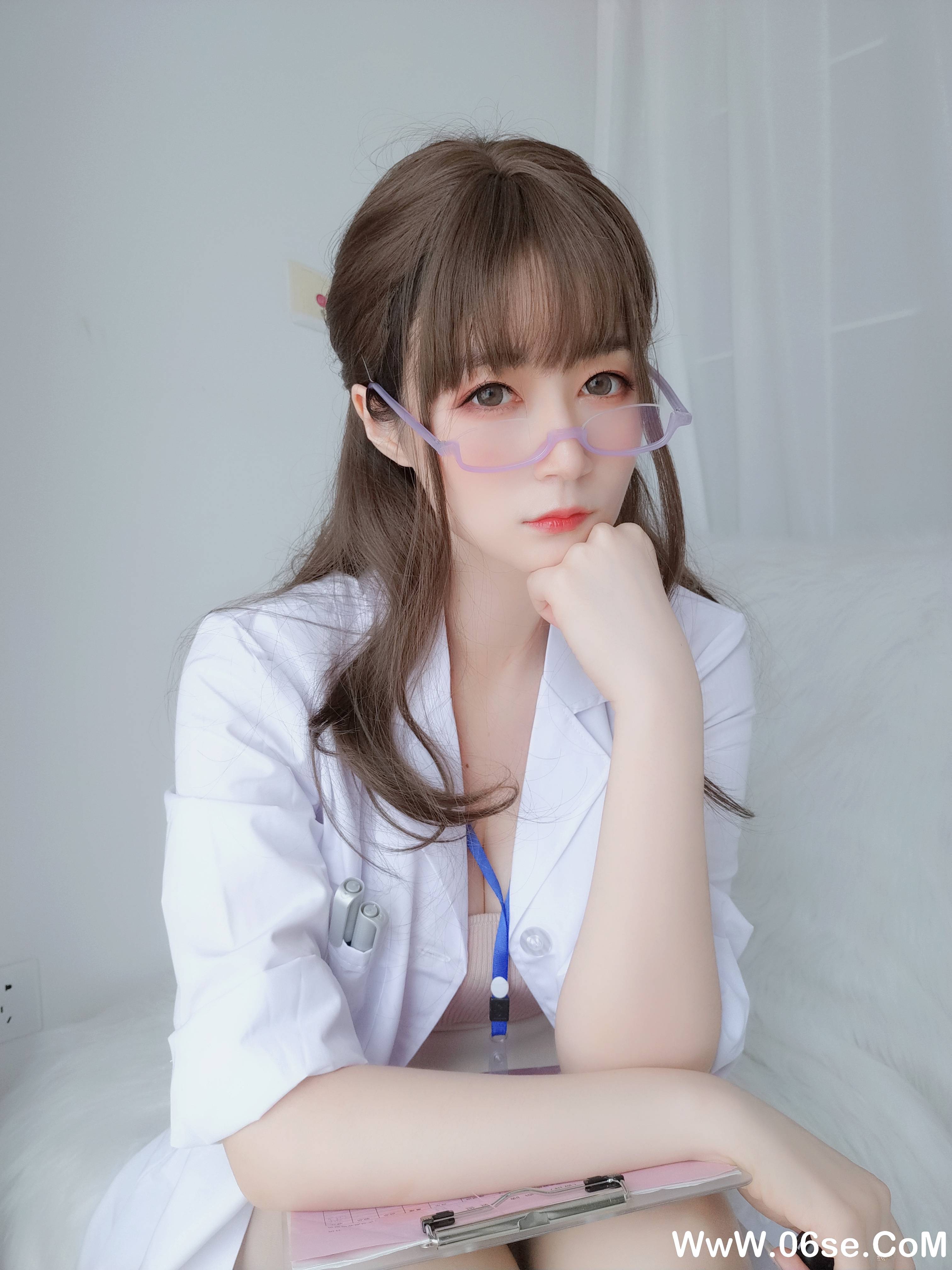 图片[67]-Coser小姐姐白银 NO.060 – 私人医生[159P+6V1.03G]-六色网