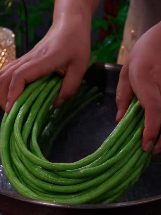 夏天一定要试试这个豆角馅的包子