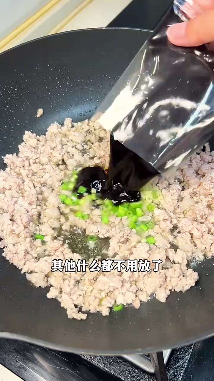 没胃口，快来上一碗分钟就可以搞定的老北京炸酱面