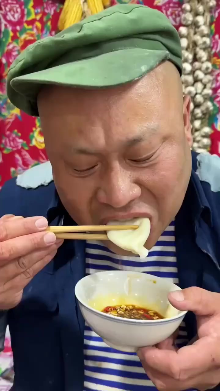 鲅鱼饺子吃起来老香了，吃得停不下来