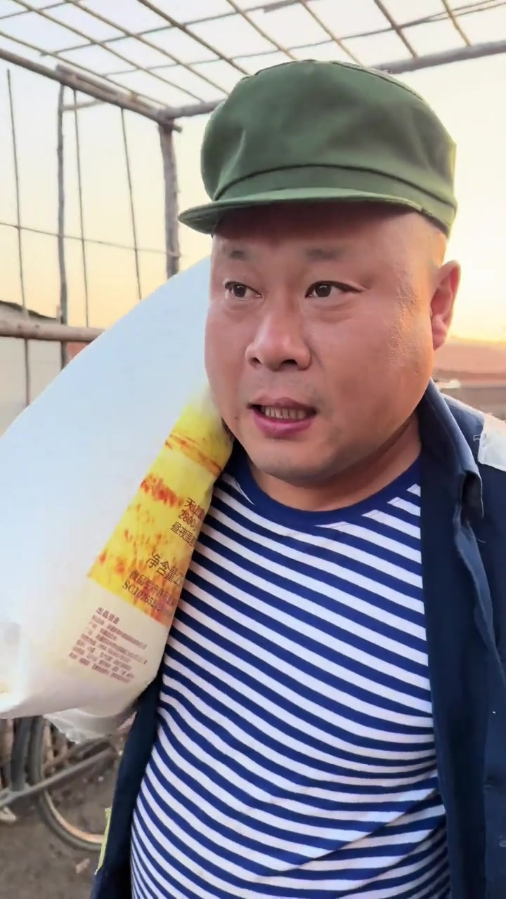 农村大锅做凉皮，虎皮鸡爪焖面筋