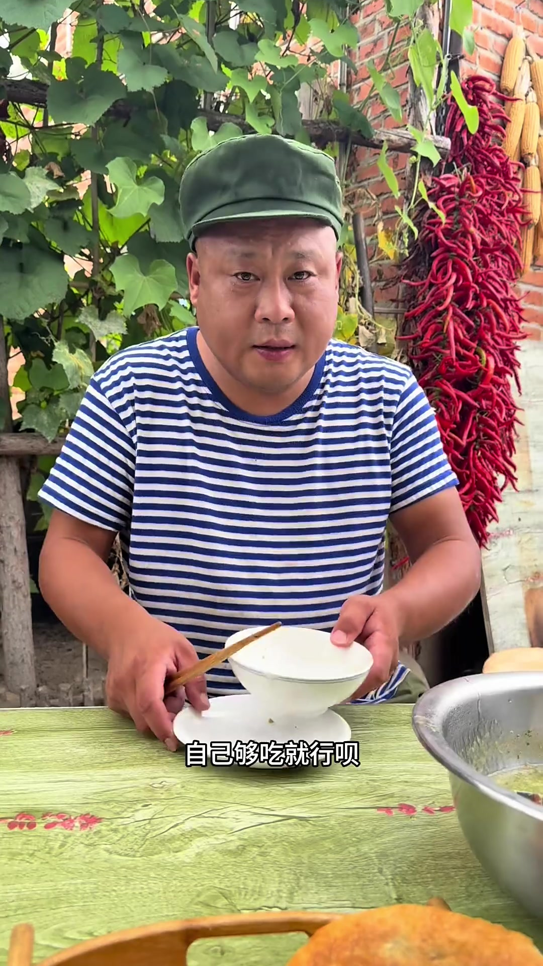 野韭菜花做美食,加上烙饼可太香了