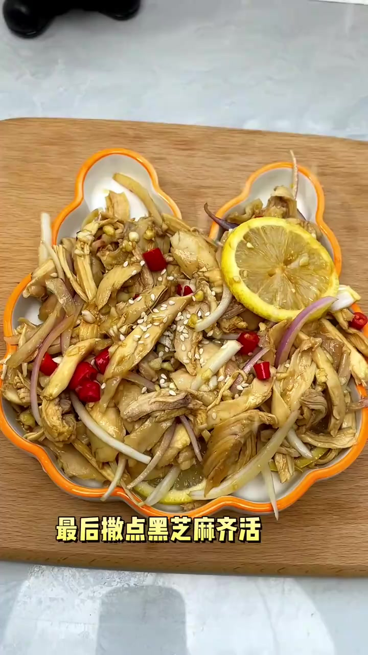 好吃到转圈的低卡柠檬手撕鸡,酸辣开胃低脂高蛋白