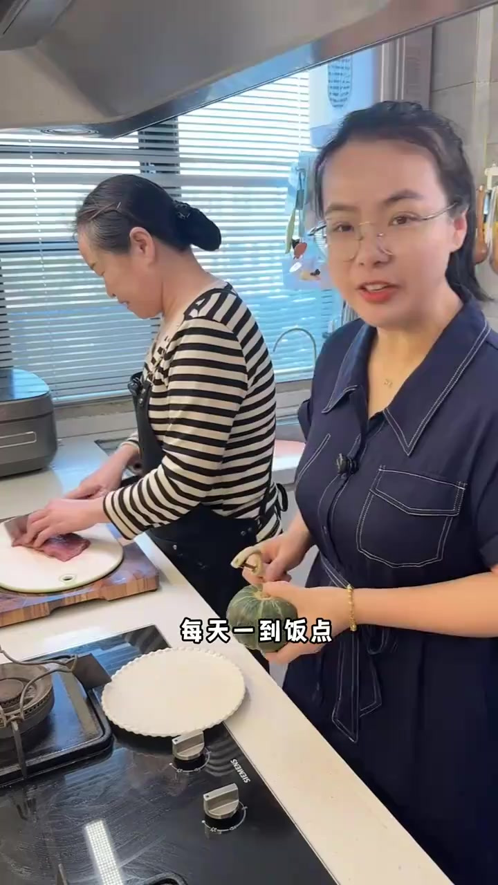 牛肉和南瓜搭配在一起,做出来的焖饭真的太香了