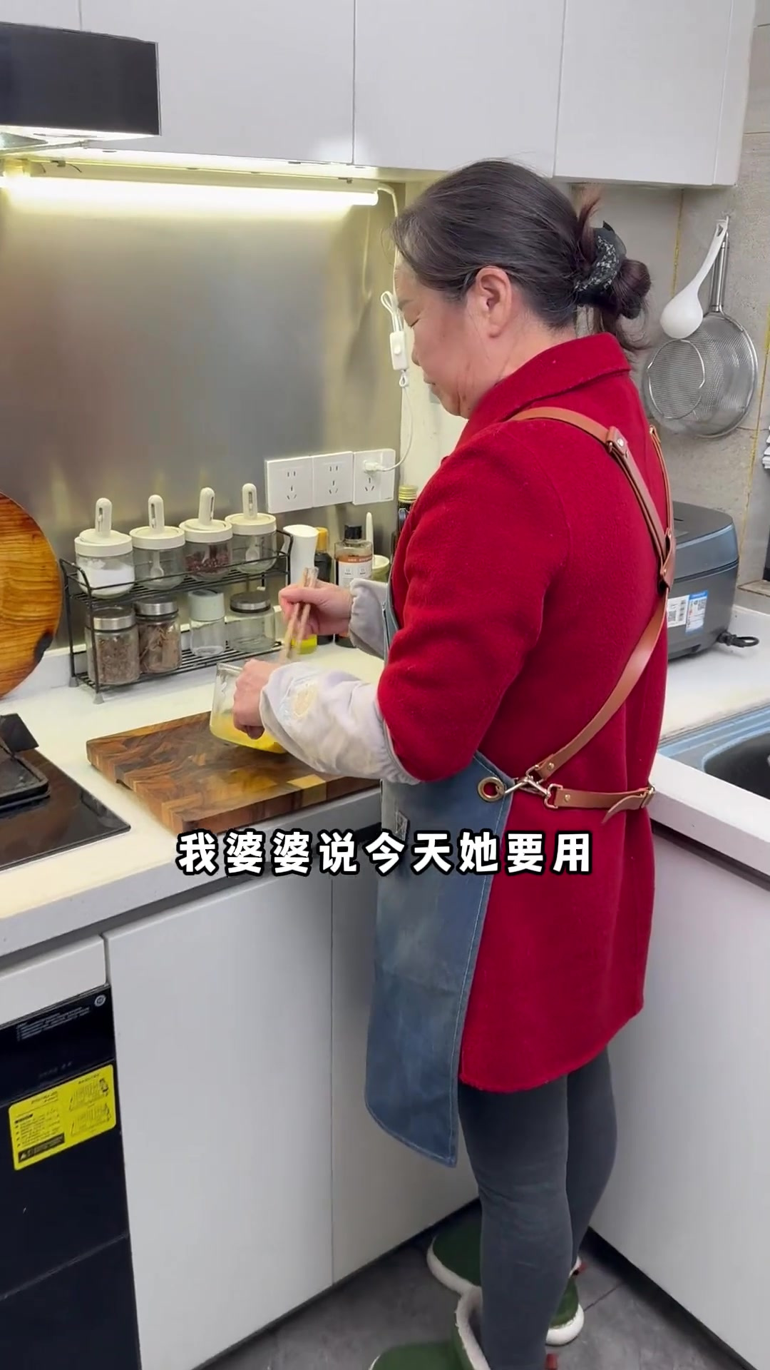 没想到我婆婆用开水蒸出来的鸡蛋羹，更丝滑