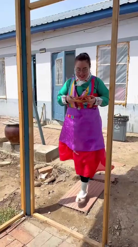 辣白菜饼配上嫩豆腐汤，真的是人间美味你们想吃吗