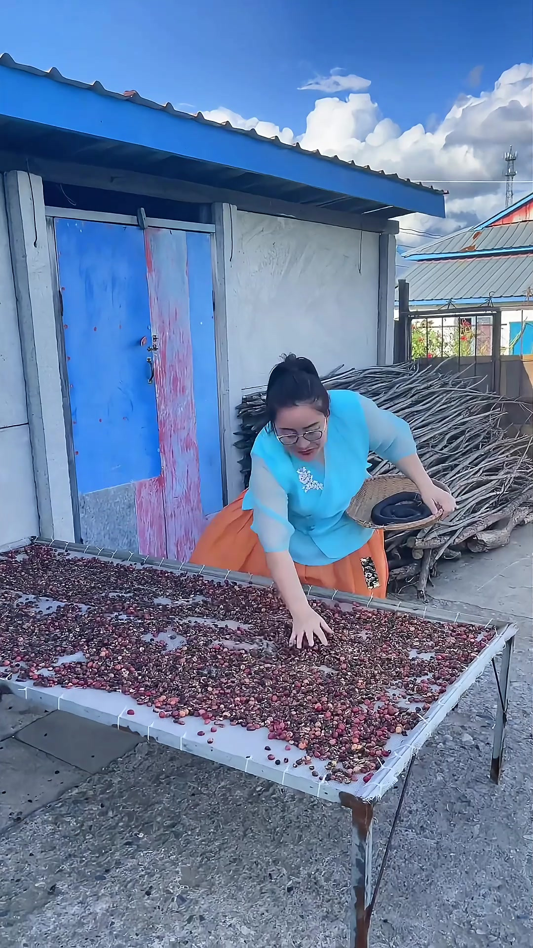 来一碗热腾腾的朝鲜族米肠汤司蜜达，简直太幸福了