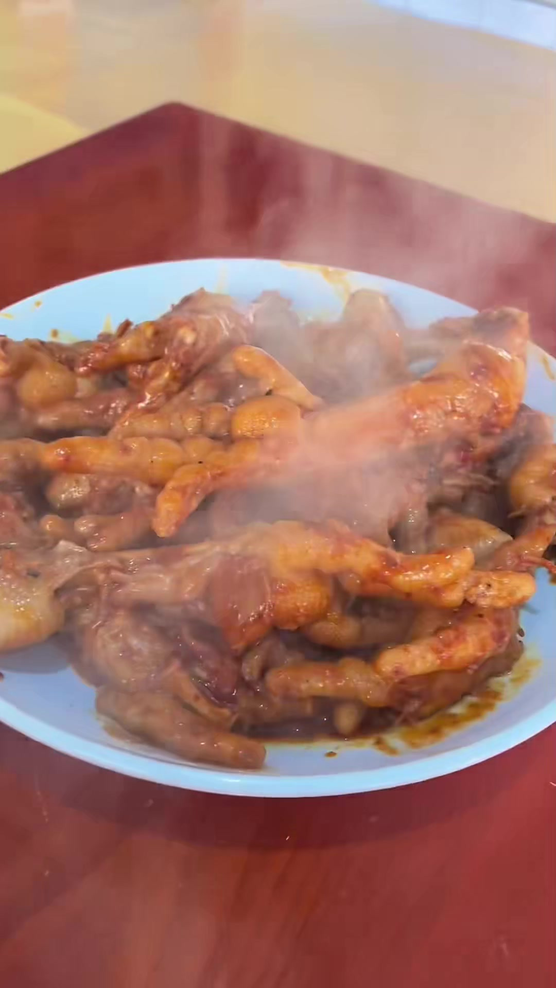 火辣鸡爪配牛肉海菜汤，真的太香了