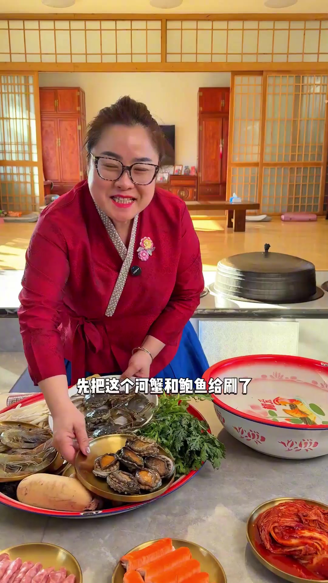 前几天大鱼大肉的腻嚎的，今天整点清淡的部队火锅