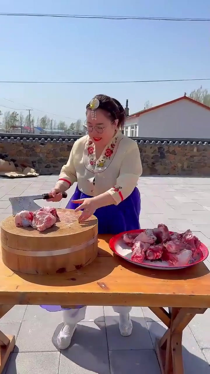 是不是东北人就没有，不喜欢大白菜炖酸菜这口的