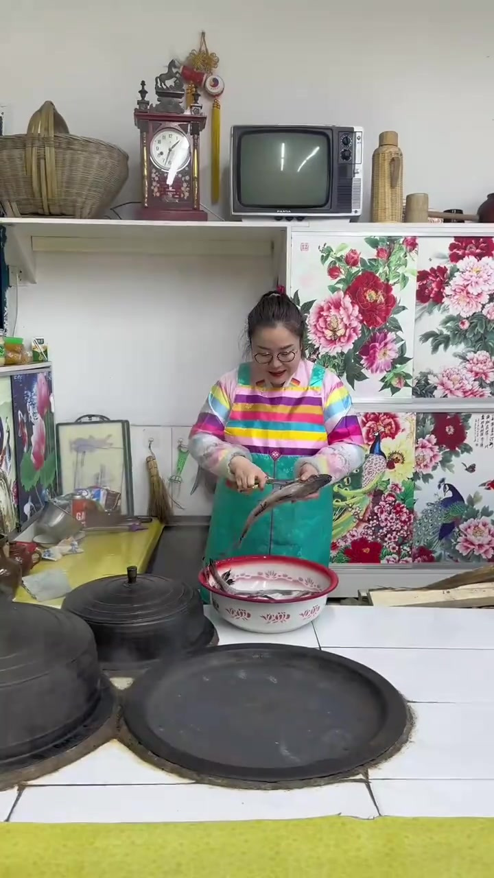 明太鱼，刺少，肉质鲜嫩，今天做了个糖醋明太鱼，把老公香迷糊了