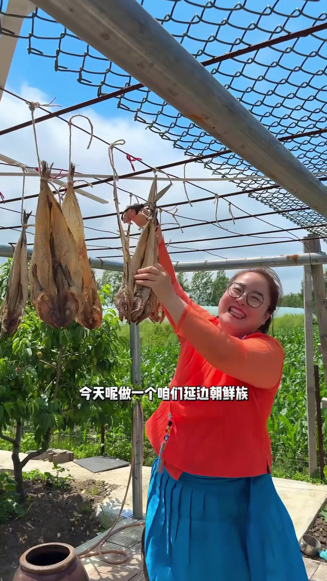 今天做一个延边朝鲜族看见都迈不动步的菜拌明太鱼丝，真的好好吃