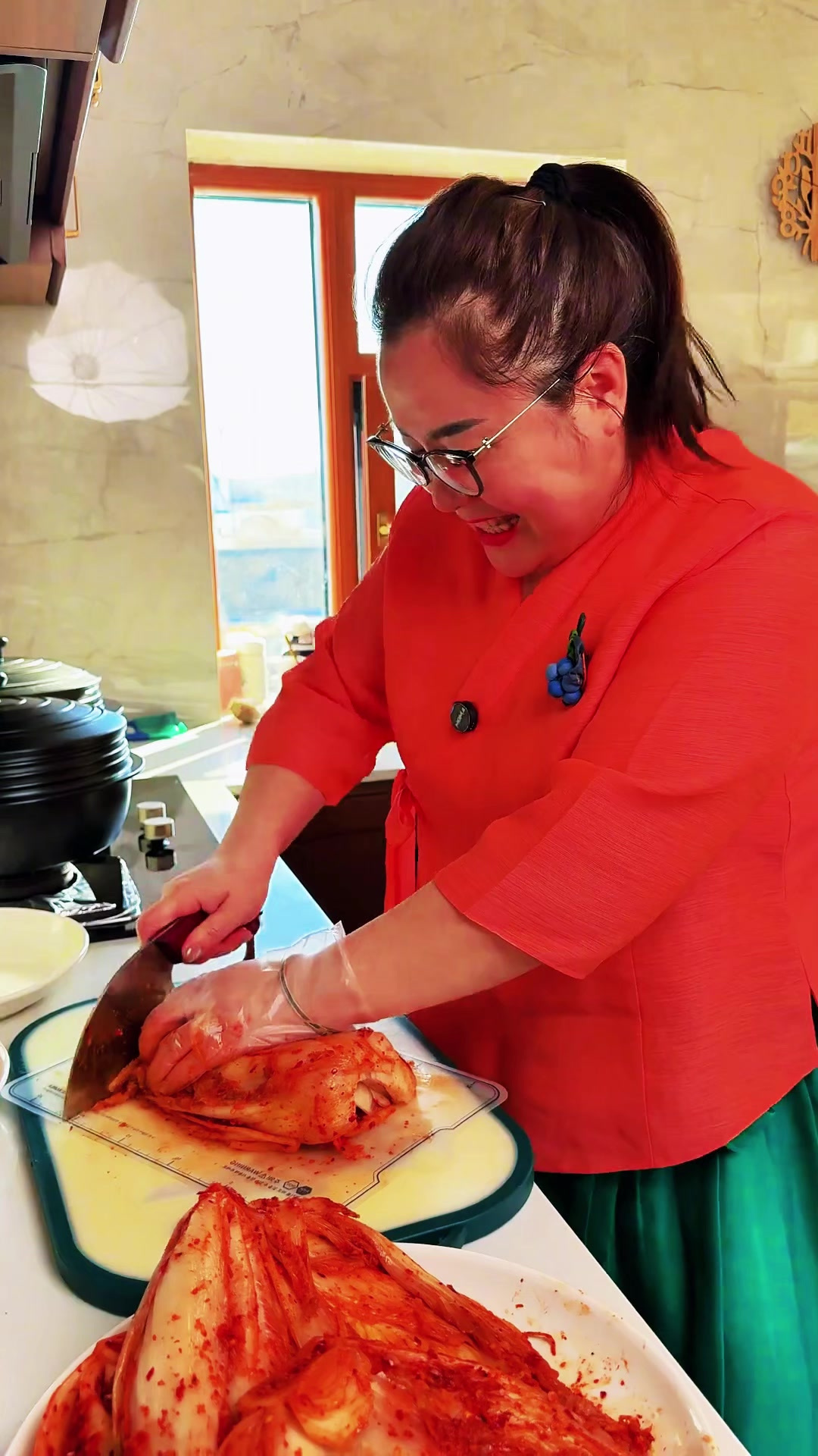 东北猫冬生活，挑战用辣白菜做出一桌子菜