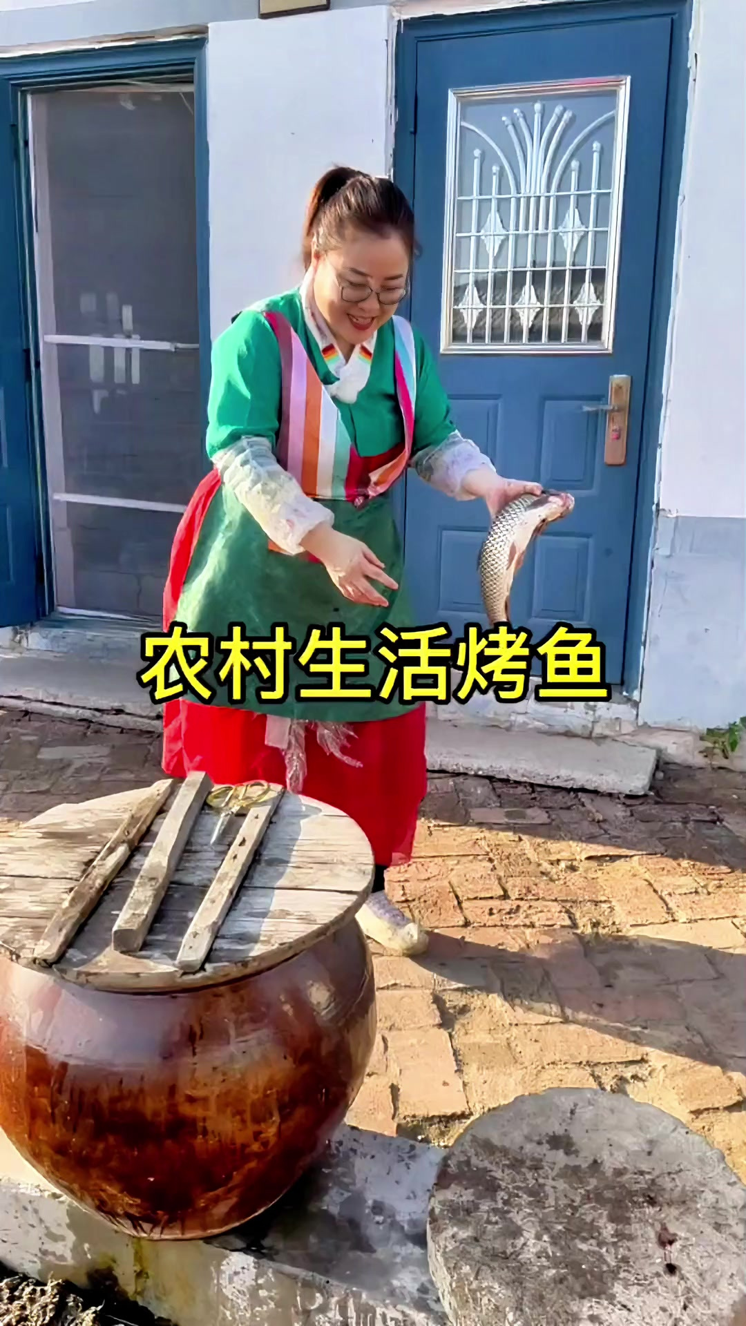 东北猫冬，今天做个不一样的烤鱼，跟老姐聊聊天