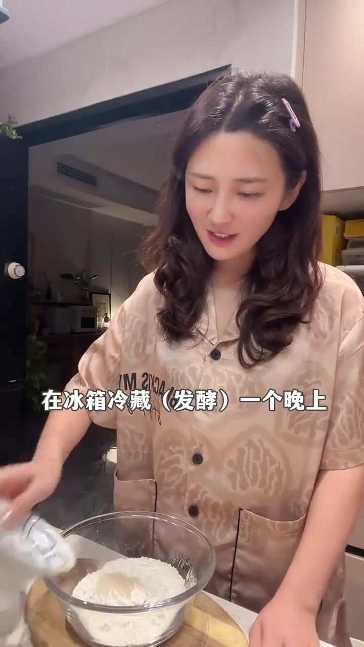 幼儿园小朋友早餐鸡蛋发面饼