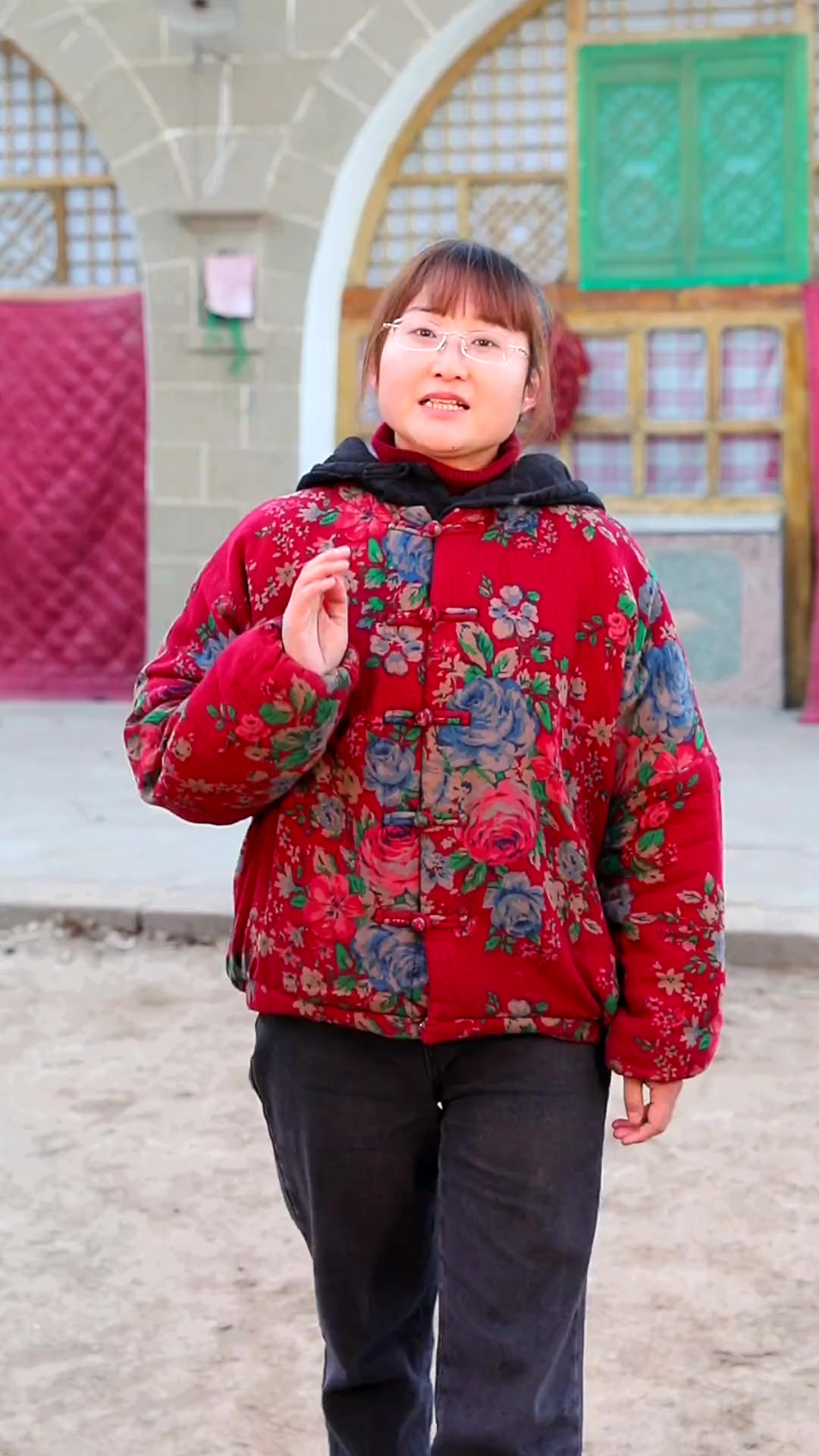 冬天，在陕北黄土高原上，没什么比吃一锅热腾腾的炖羊肉，更过瘾