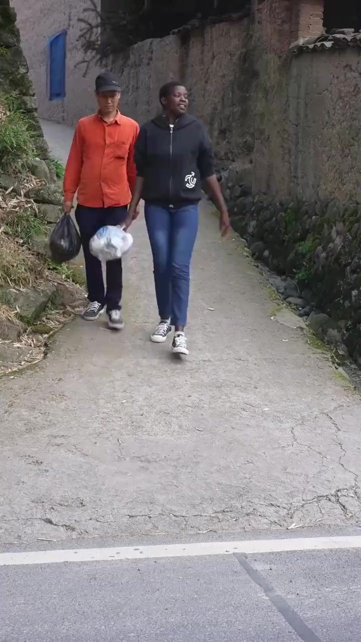 咸鸭蛋里面的蛋黄富得流油,蛋白味道刚好没有太咸,太好吃了