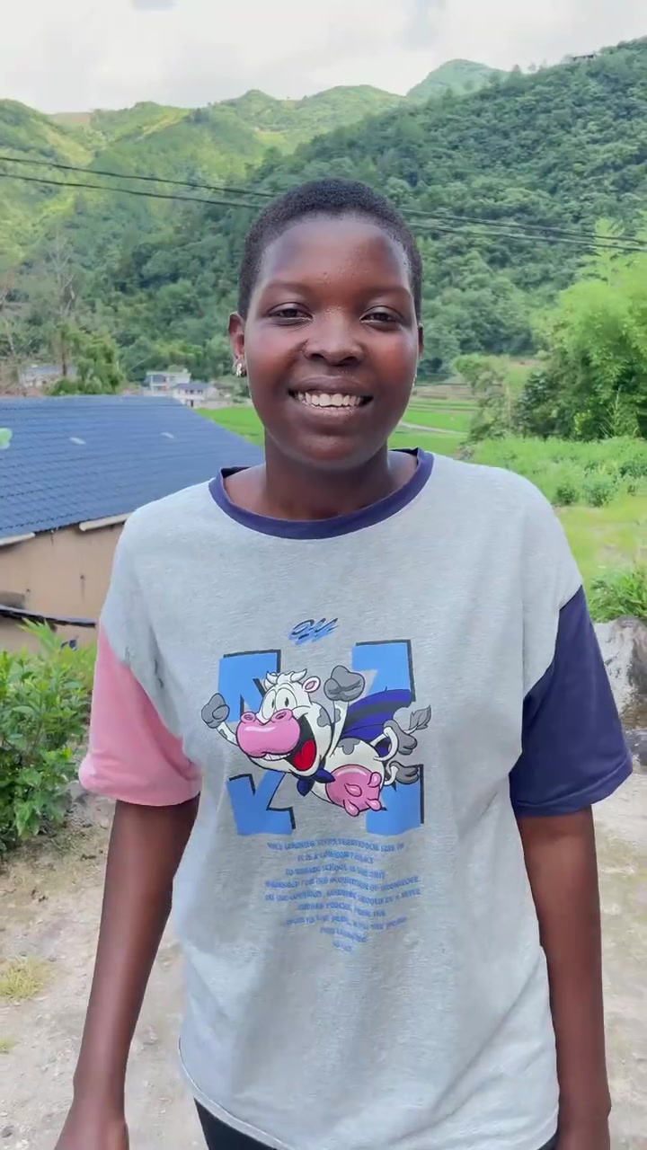 尝试包饺子,包的不太好看,但是味道很不错,不亏是传统美食