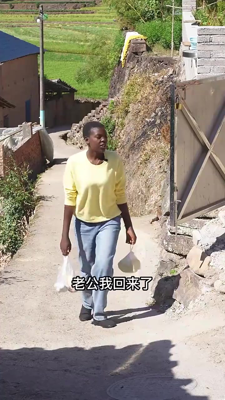 终于没那么忙啦,包了点皮蛋馄饨,真的好好吃,这是什么神仙美食