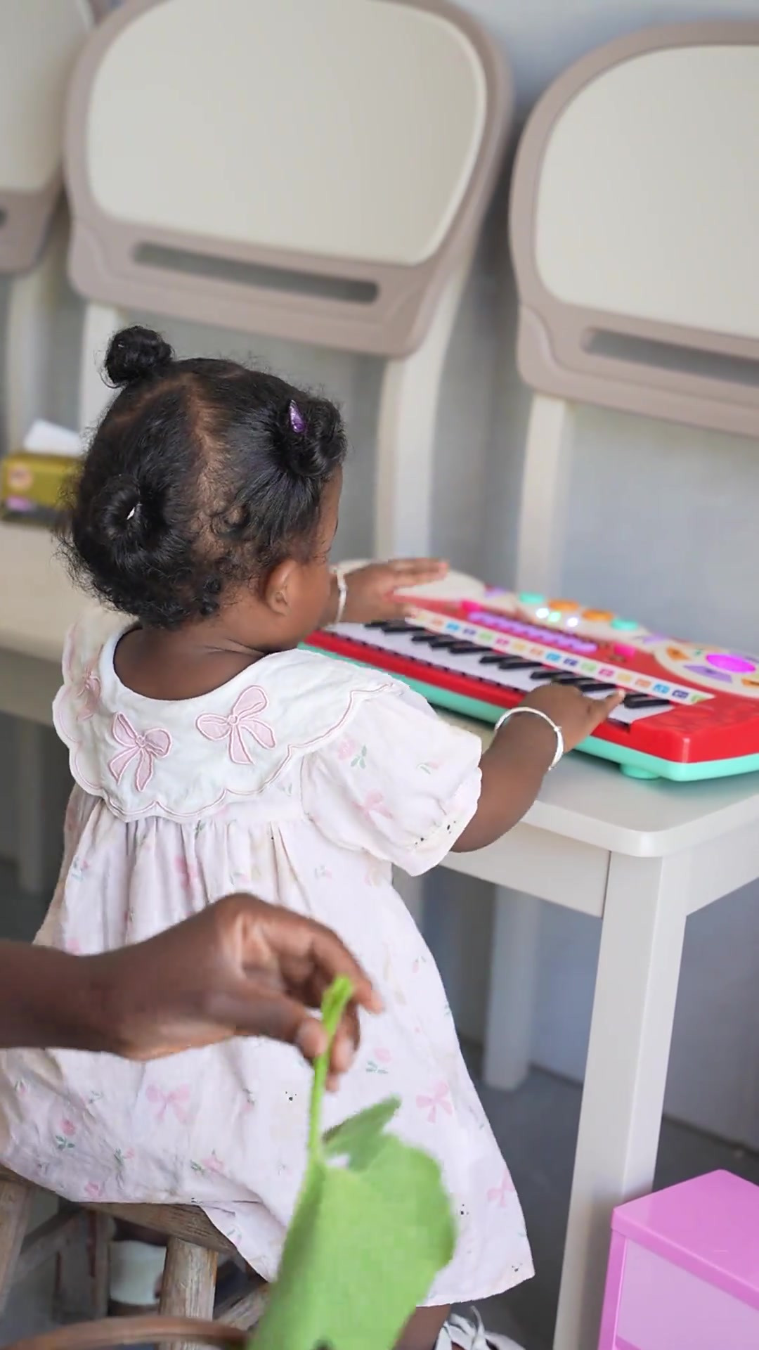 今天熊和阿姨上来玩，给我带了自己包的饺子，看着真不错