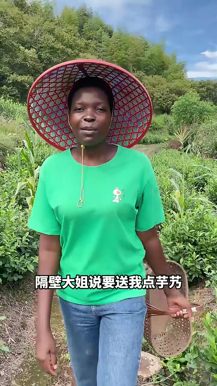 新鲜的芋艿做成芋饺，鲜香味美真好吃，真的太棒了