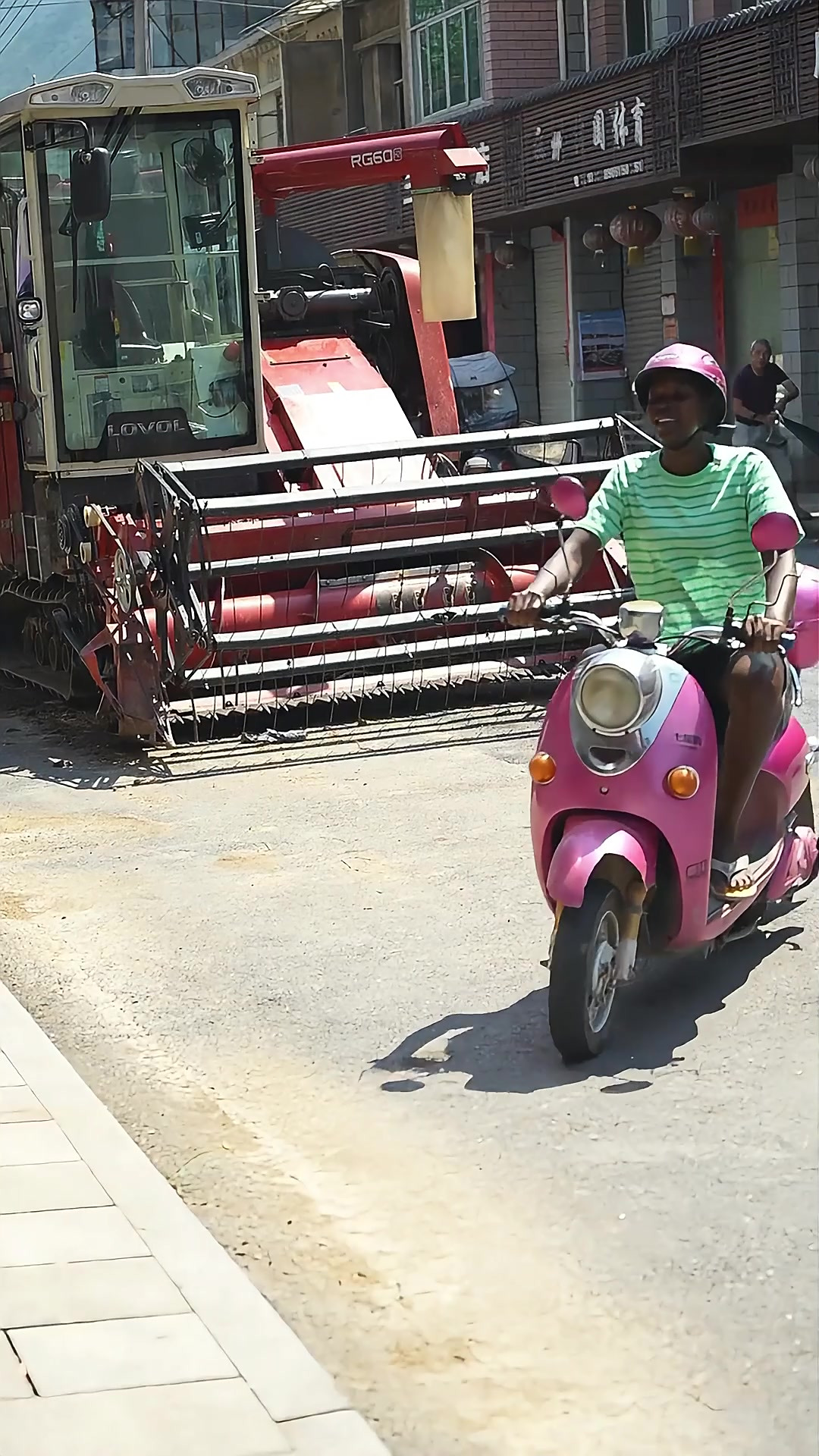 老公真的太难了,今天歪,又是做方向盘,又是海南鸡饭喏