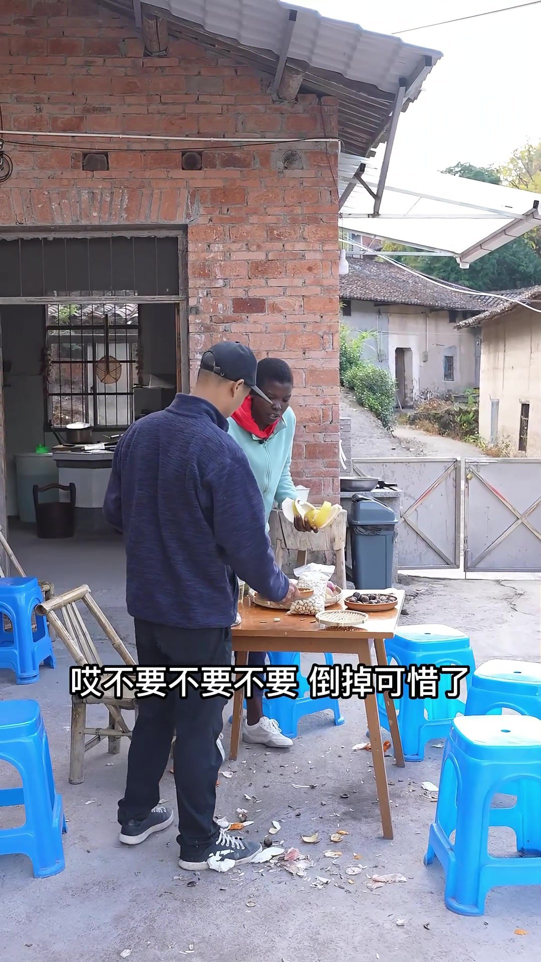当香酥的炸鸡肉与蟹黄酱碰撞出，怎样的美食火花