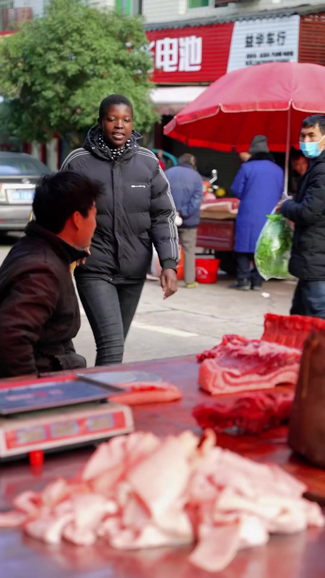 回家，用传统手法熬制一锅营养又美味的固元膏