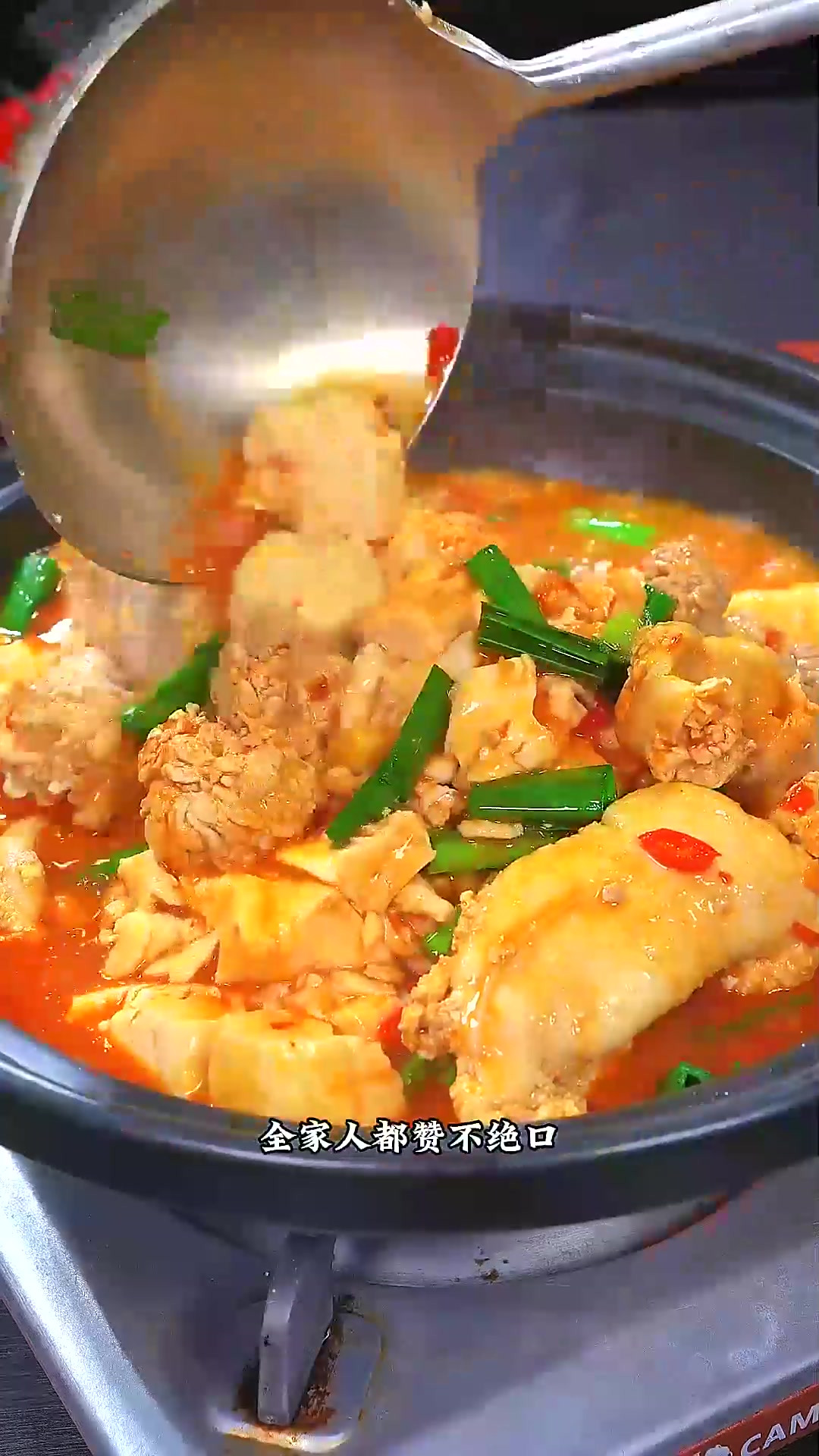 这个季节的黄花鱼籽特别饱满鲜美，做一道鱼籽烧豆腐，特别好吃