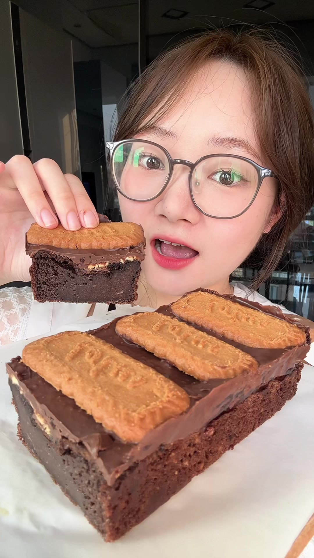 做了香蕉可可布朗尼,生啃巧克力的感觉