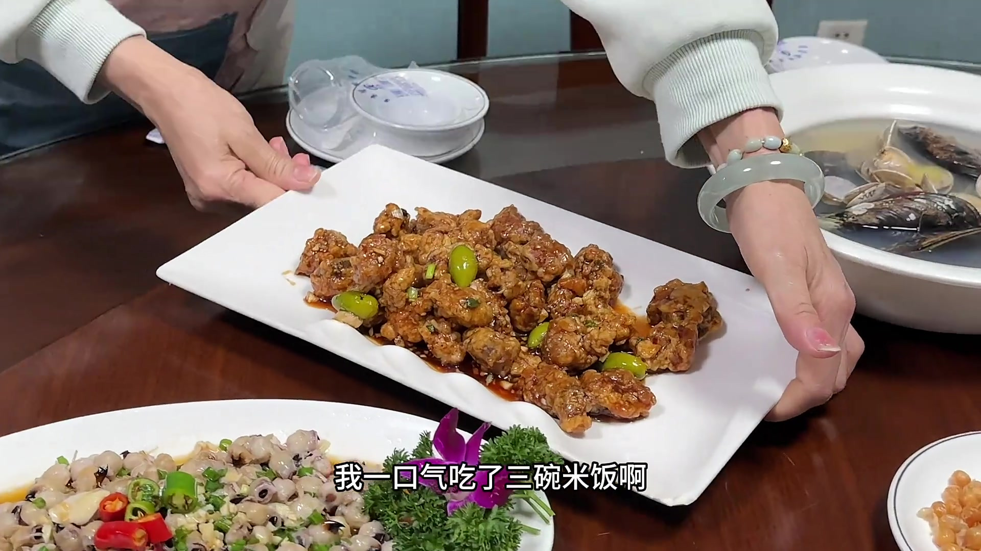 家门口的特色炒菜店，一道宁德口味的醉排骨让我吃了三碗米饭