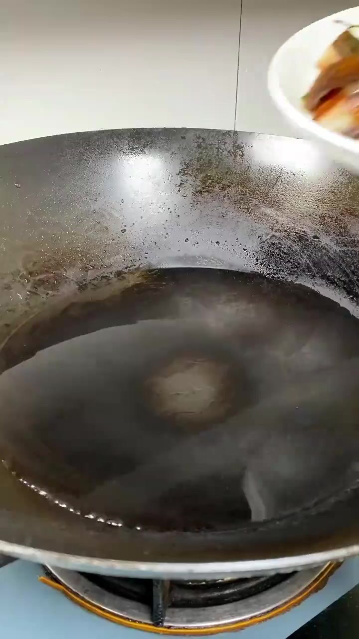 做这样一碗腊肉炒腊鱼给你,你能不能多吃两碗饭
