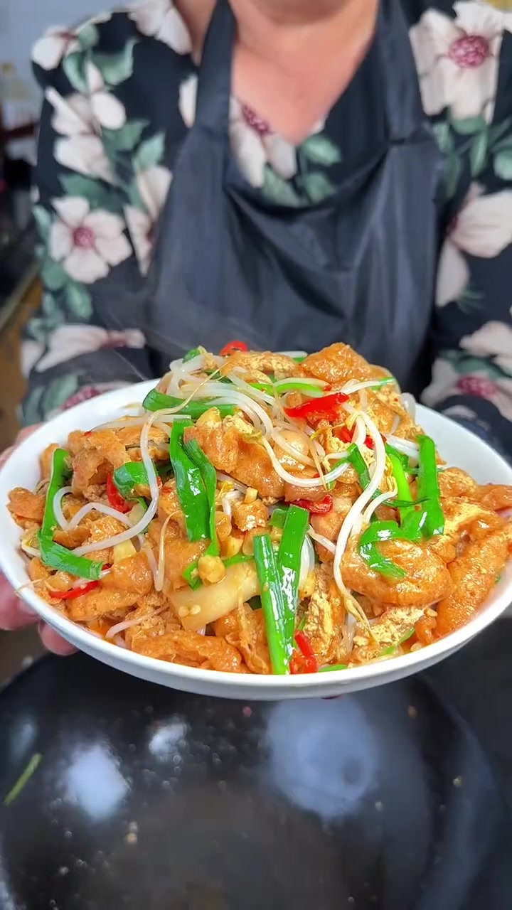 油豆腐和豆芽这样炒,又鲜又香,好吃又下饭