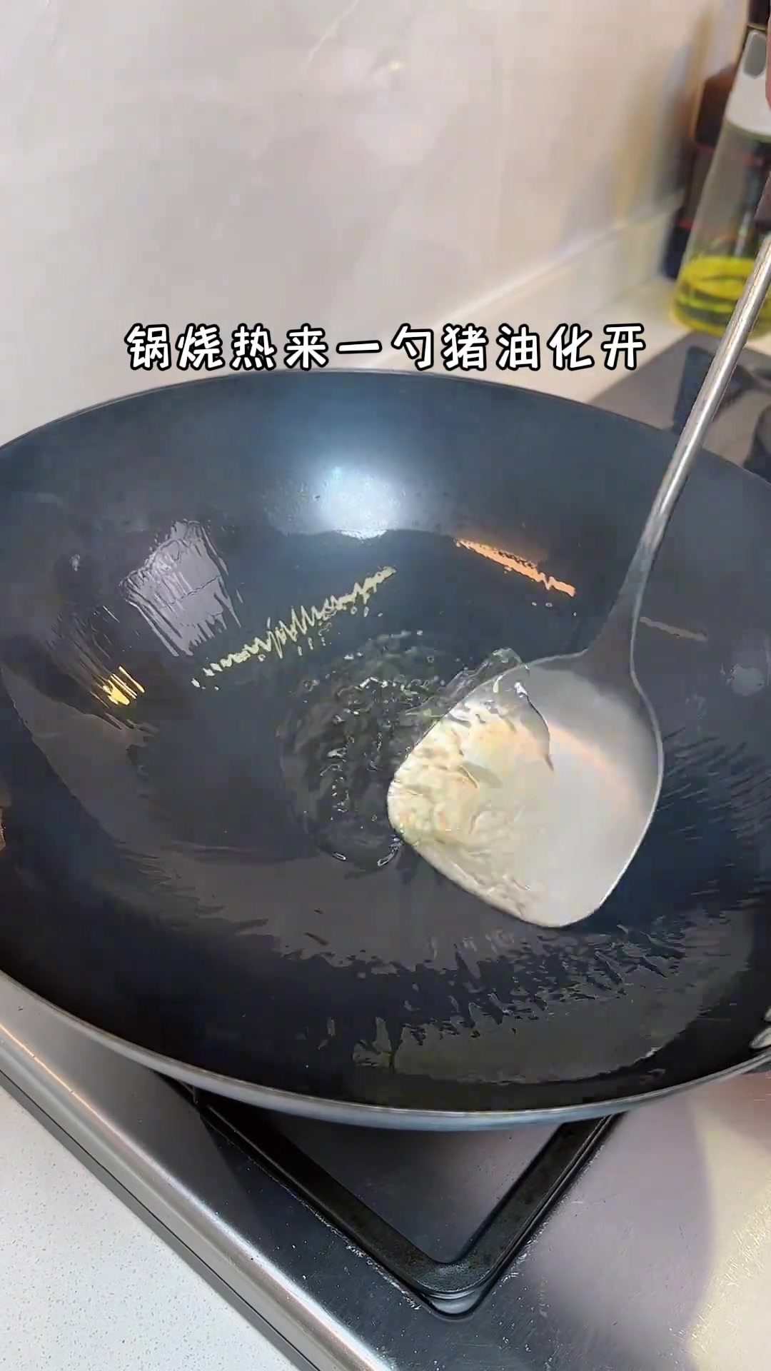 今天老妈做的汤煮年糕也太好吃了，年糕软软糯糯的