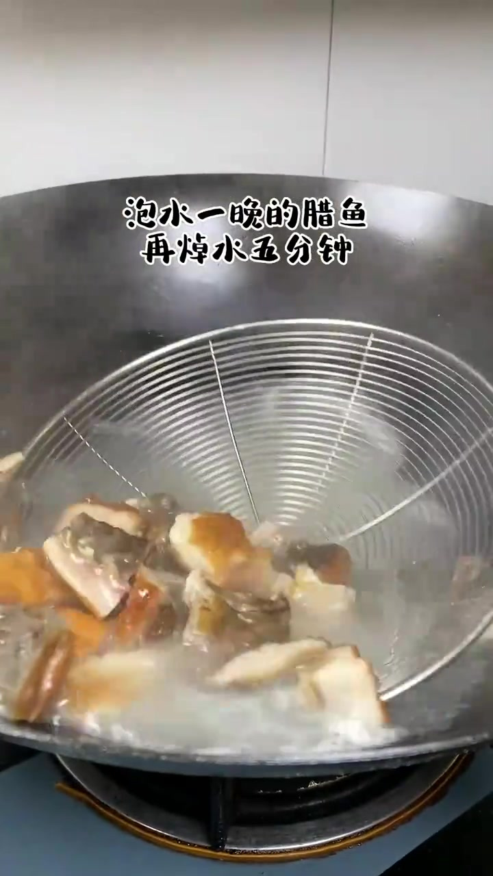 做这样一碗腊肉炒腊鱼给你，你能不能多吃两碗饭