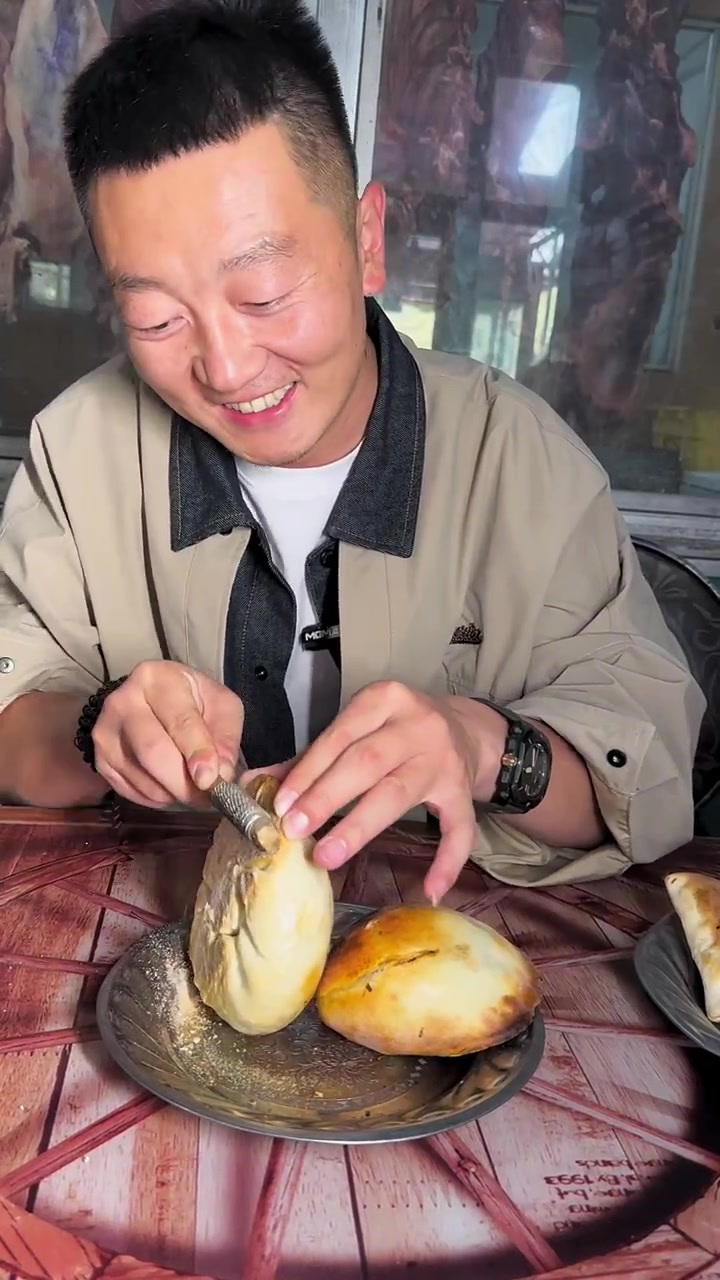 只有在和田才有的仪式感,大烤包子