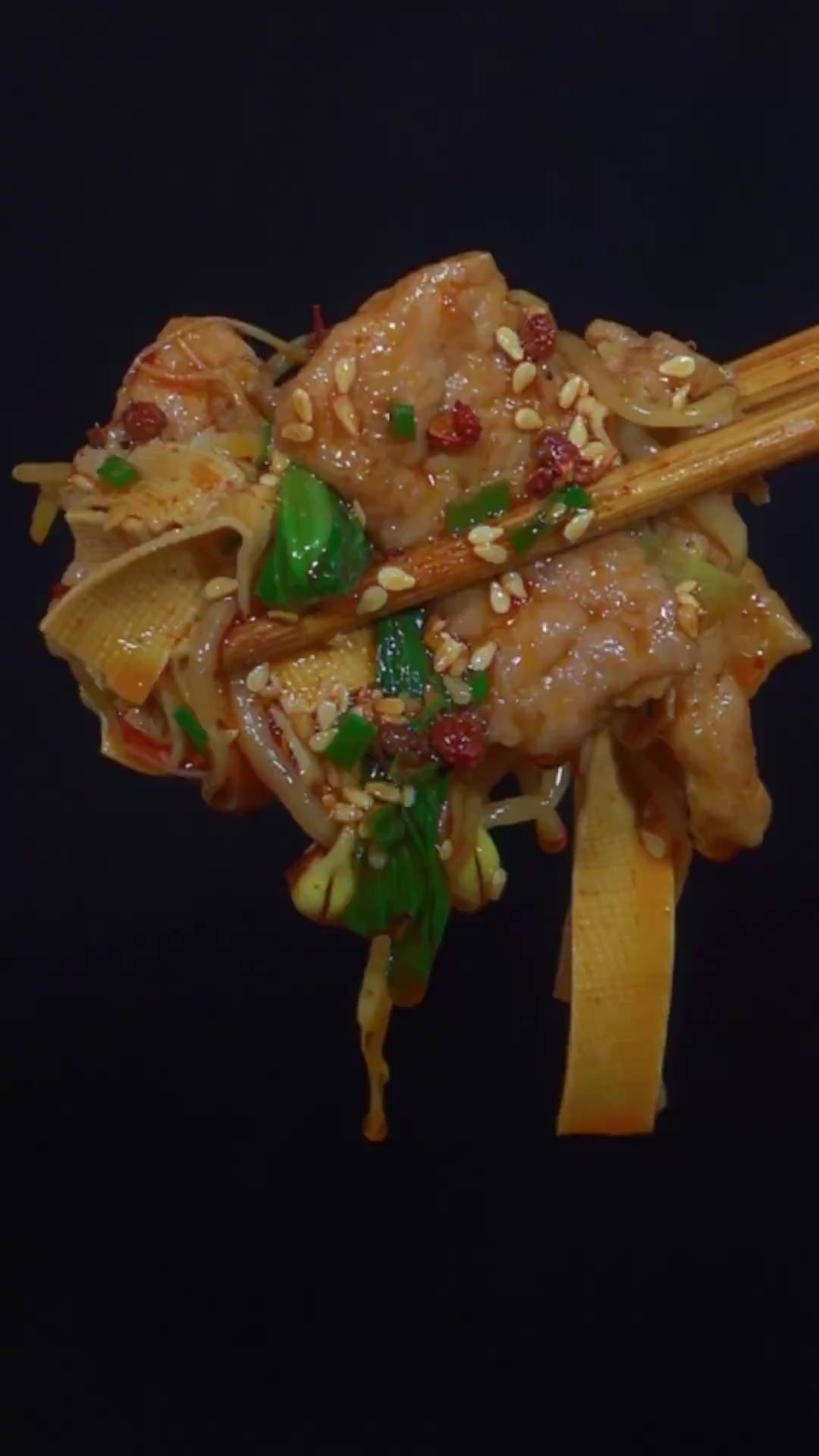 水煮肉片的家常做法,肉片滑嫩,麻辣鲜香