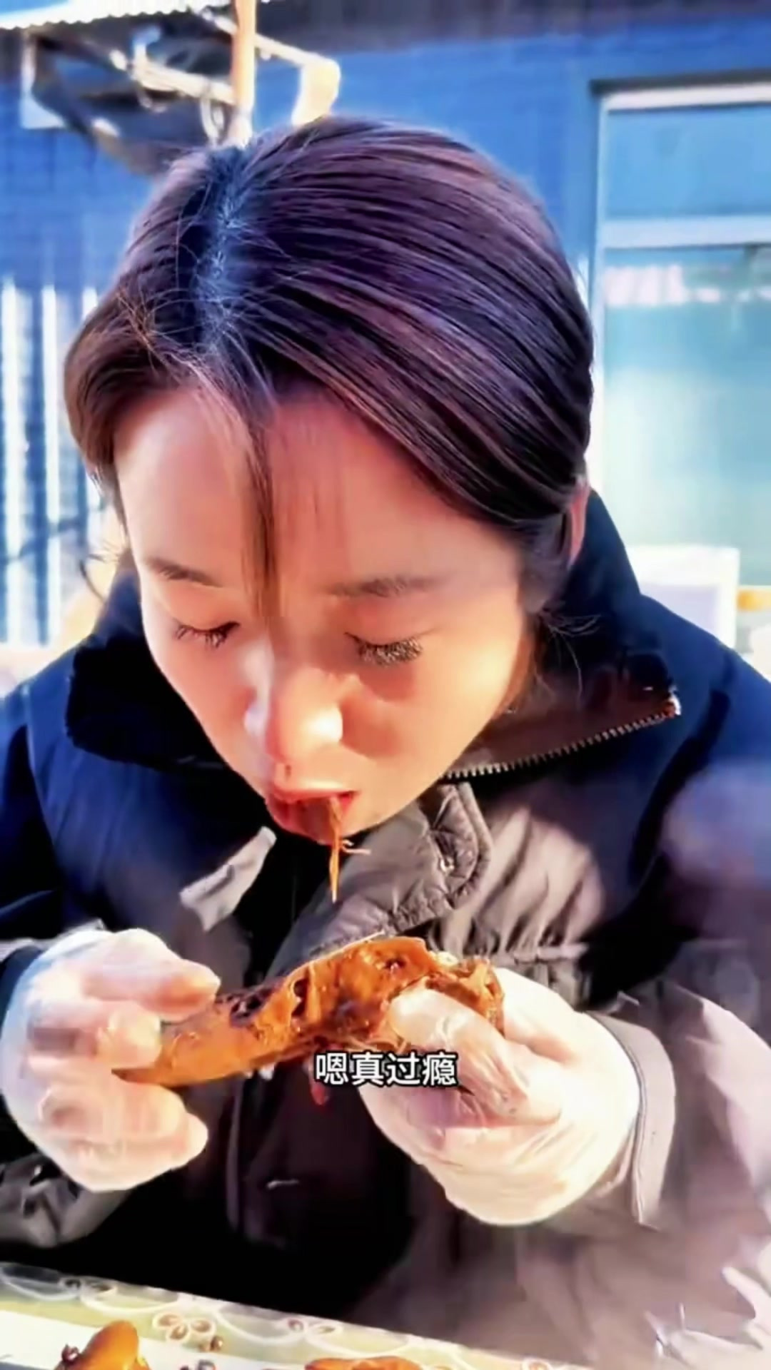 嘴也馋了,做个麻辣鸭头驱寒解馋