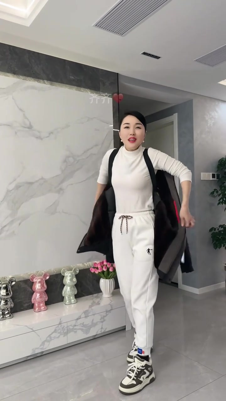 这个冬季,黑金派克服将成为你的风格标配