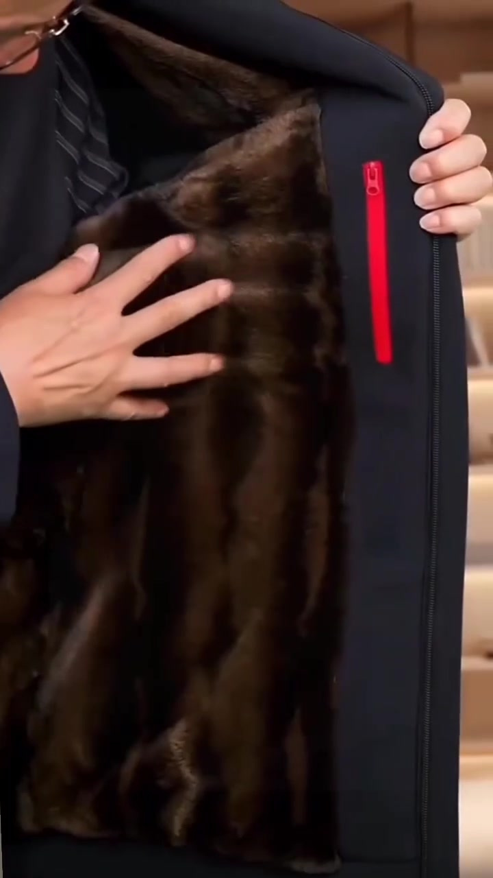 这款黑金派克服,优雅设计充满品位,值得拥有!