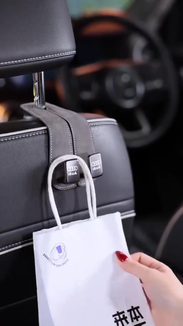 提升车内品质的秘诀,翻毛皮挂钩为你解忧!