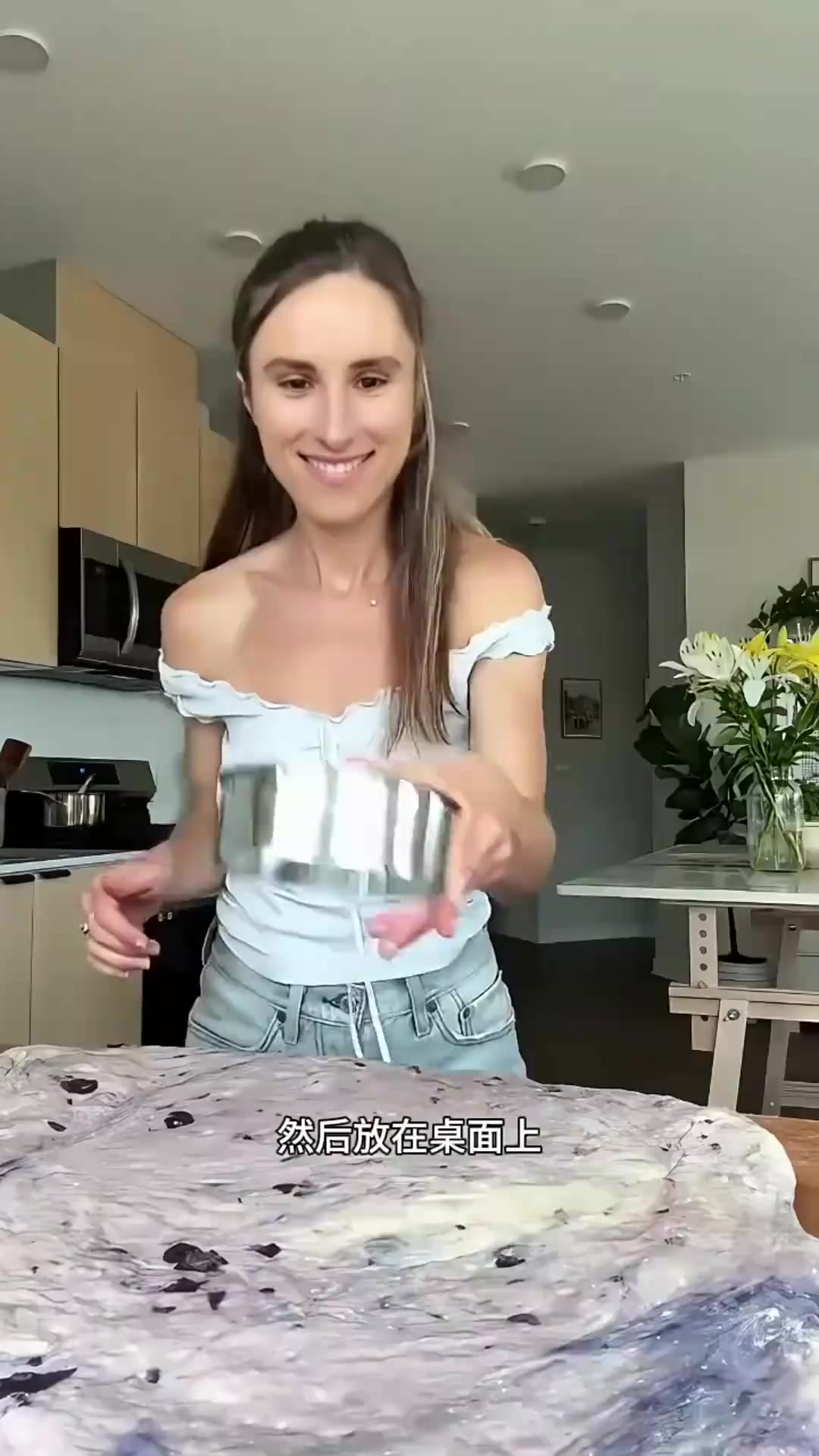 外国女子亲手制作美味蓝莓甜甜圈,详细步骤简单易学!