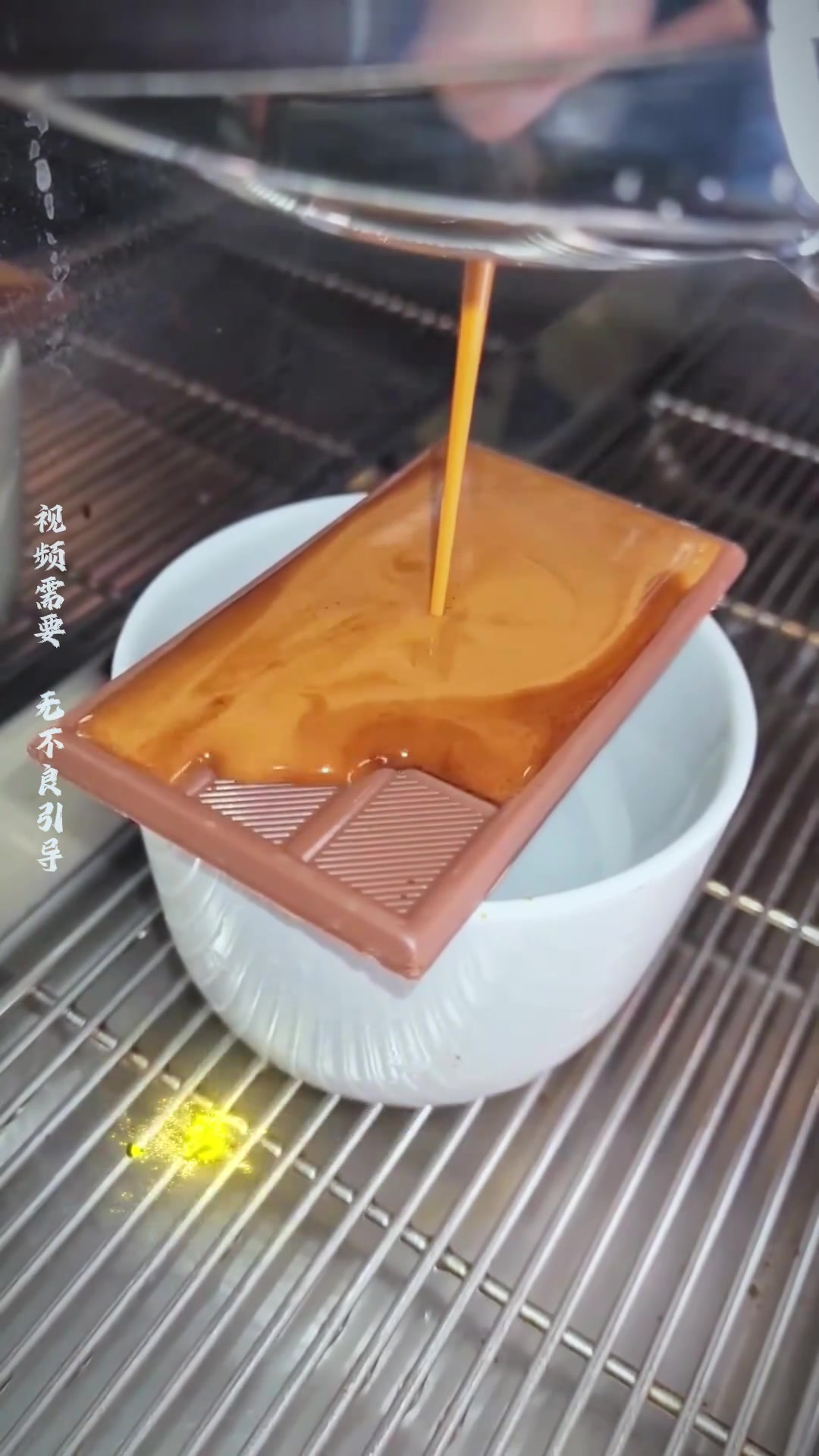 巧克力与咖啡的奇妙融合:为何巧克力总是先融化?