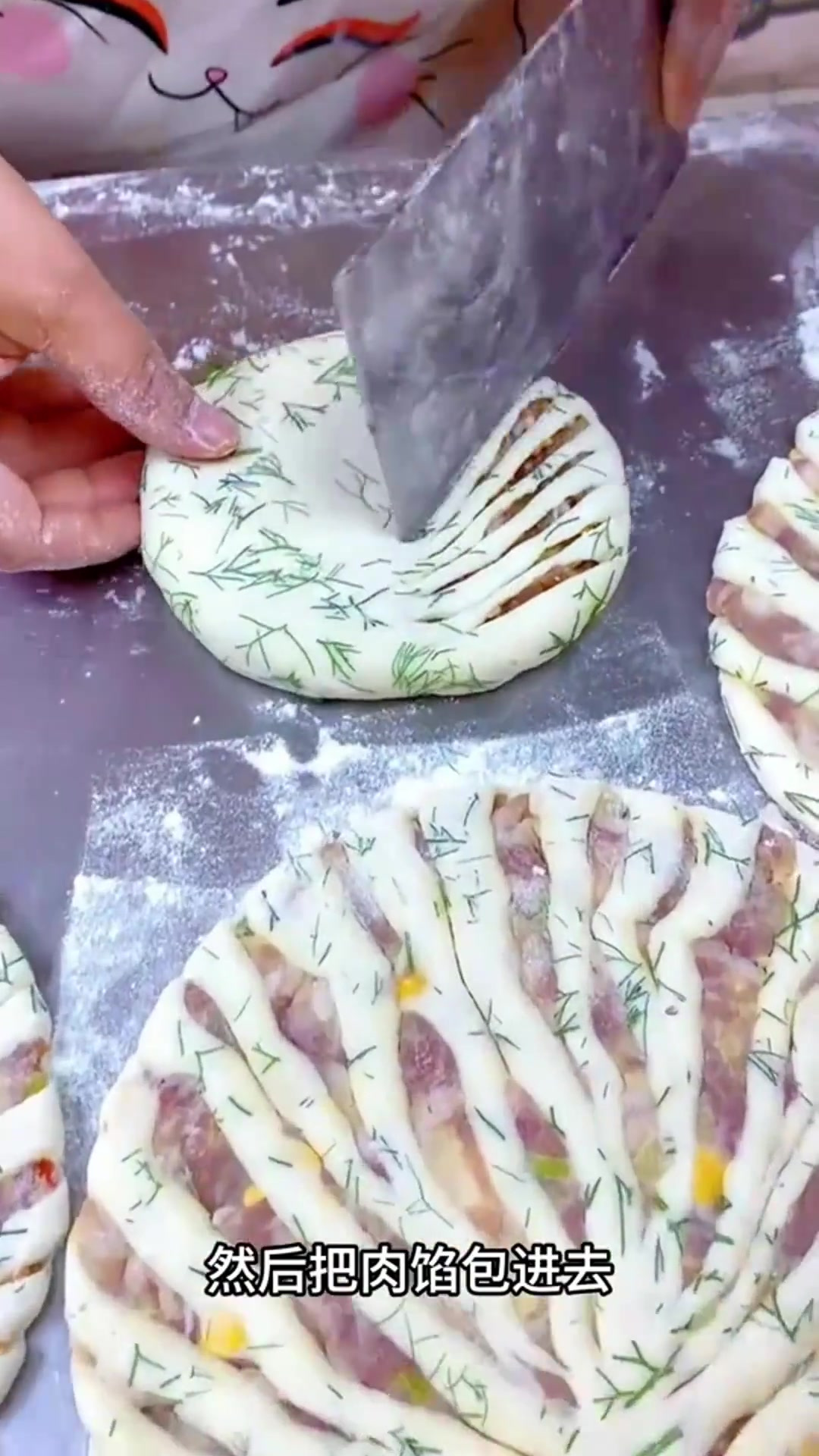 香草烤肉饼:外酥内嫩的美味诱惑你试过吗?