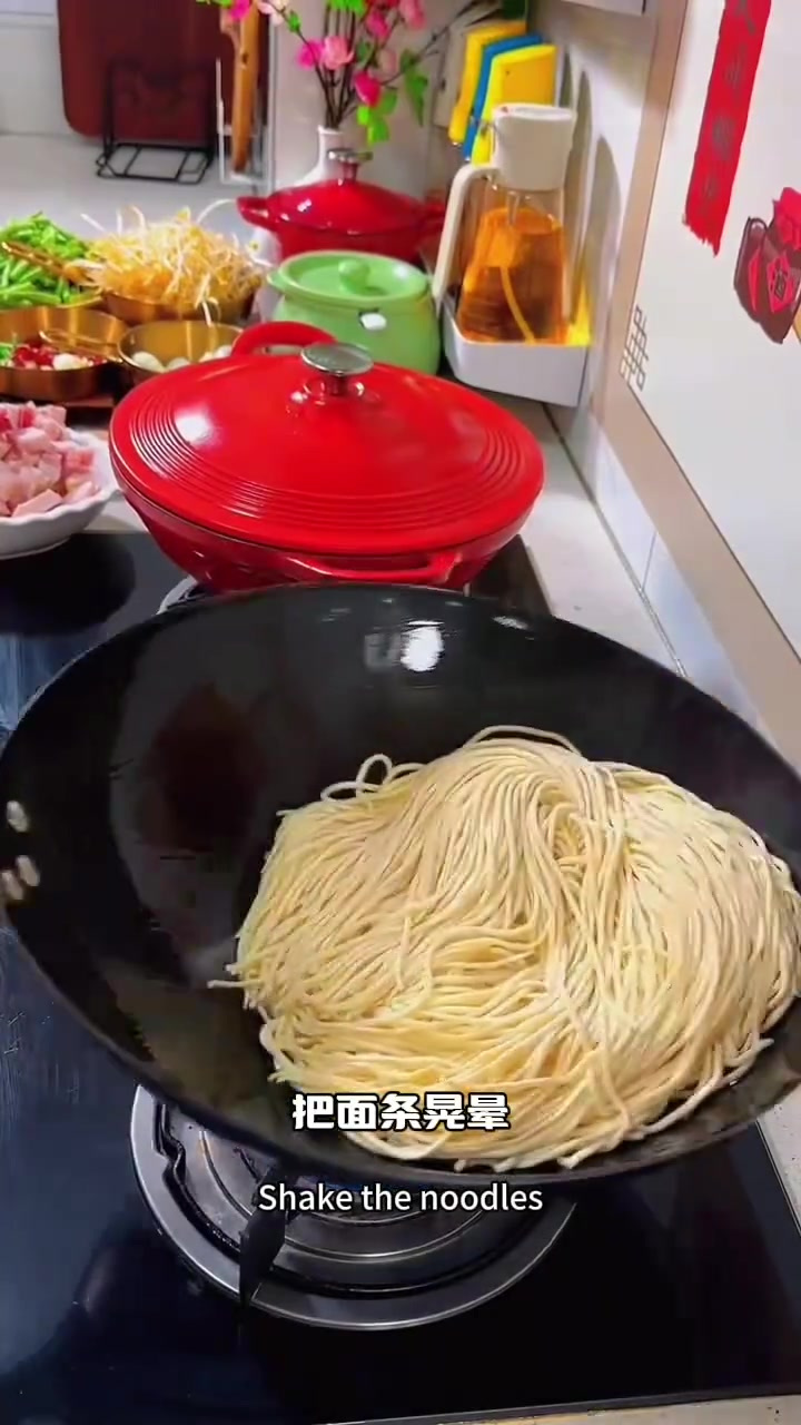 这位厨神的秘密:十斤色香味俱全的什锦炒面制作全过程!