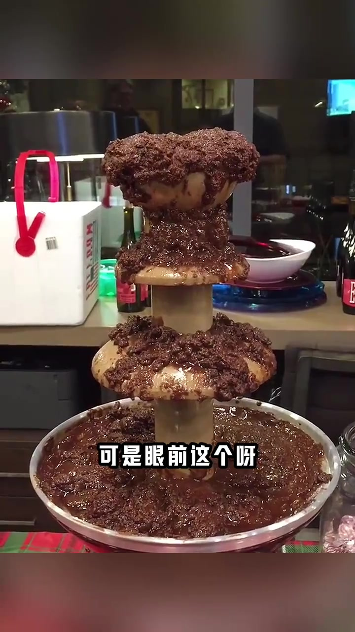 巧克力喷泉:优雅吃货的挑战与乐趣,你怎么看?